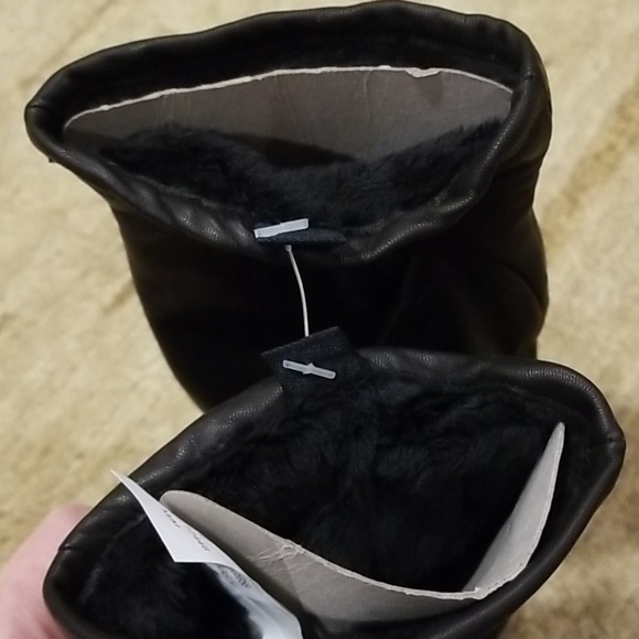 Mens black gloves. Genuine leather on outside new! - Picture 5 of 6